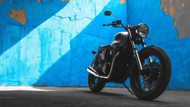 Contrôler la pression pneu moto pour optimiser sécurité et performance